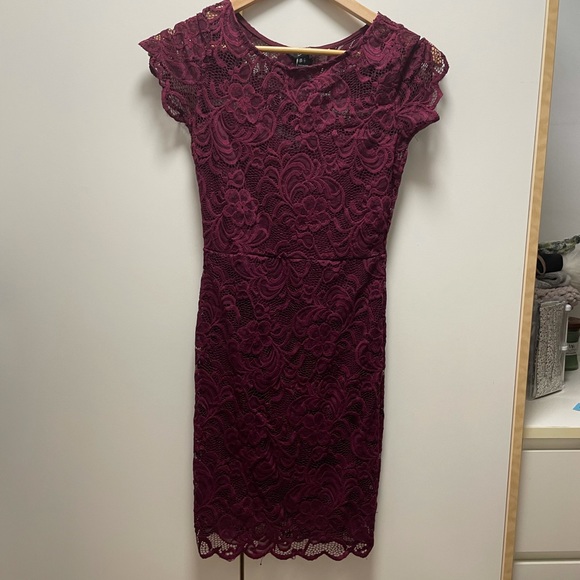 Streetwear Society Lace Burgundy Dress - Picture 1 of 6